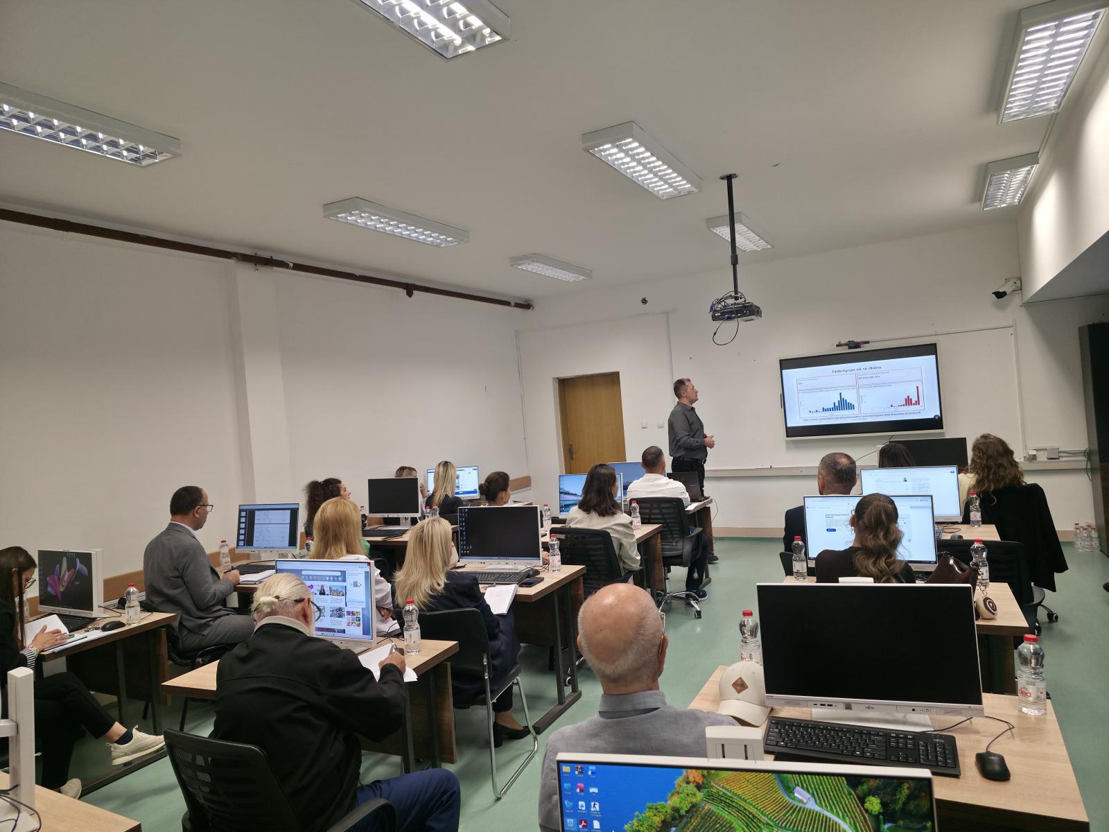 Universitetit “Fehmi Agani” në Gjakovë fuqizon kapacitetet e stafit në fushën e sigurisë kibernetike