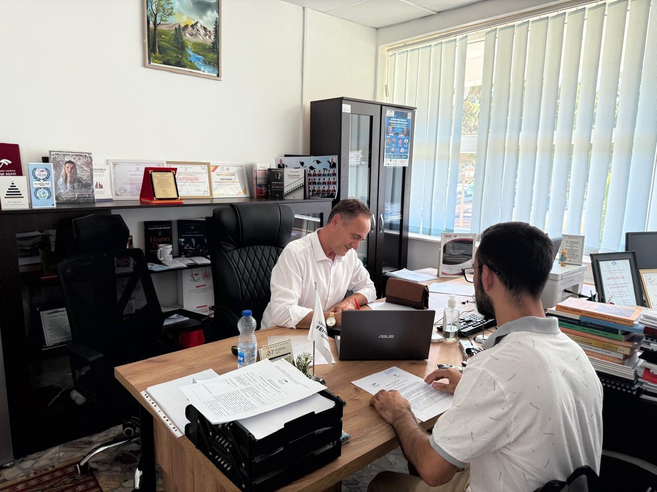 Nënshkruhet Marrëveshja e Bashkëpunimit ndërmjet Fakultetit të Shkencave Sociale dhe Shoqatës së Verbërve Gjakova