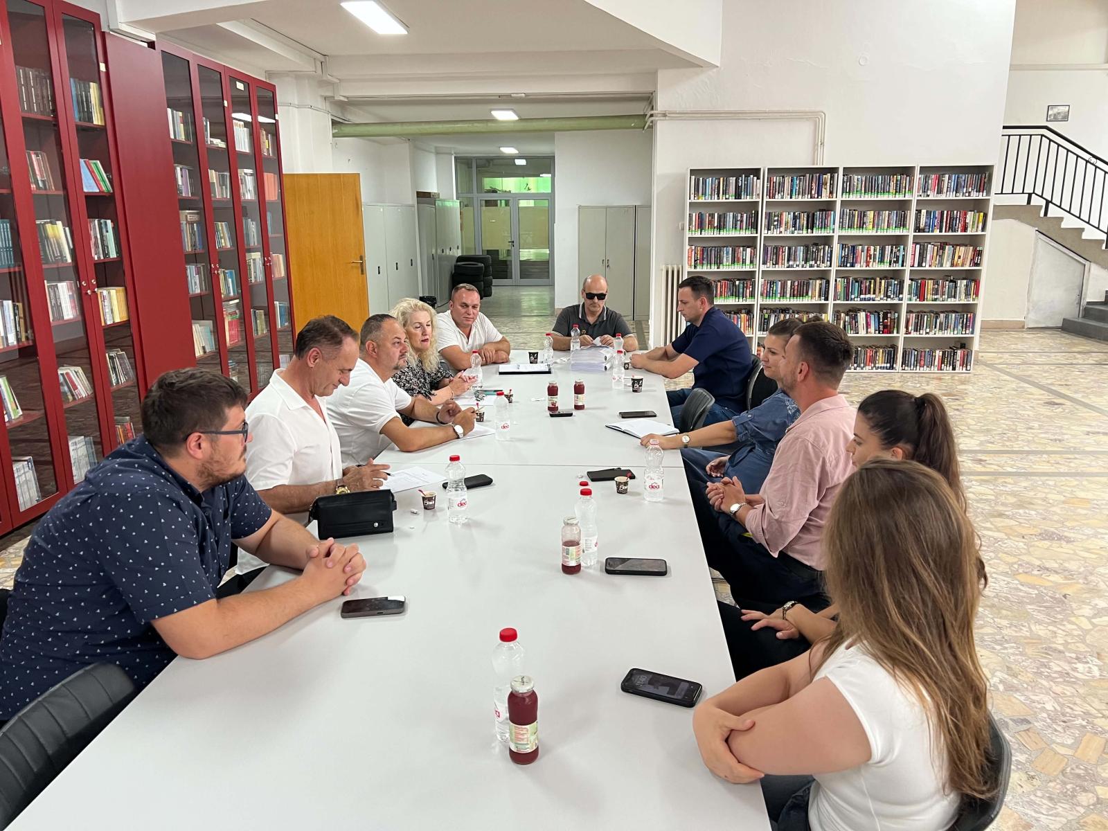 Fakulteti i Shkencave Sociale intensifikon përgatitjet për Ri-Akreditim përmes bashkëpunimit me Bordin Këshilldhënës për Ndërmarrësi