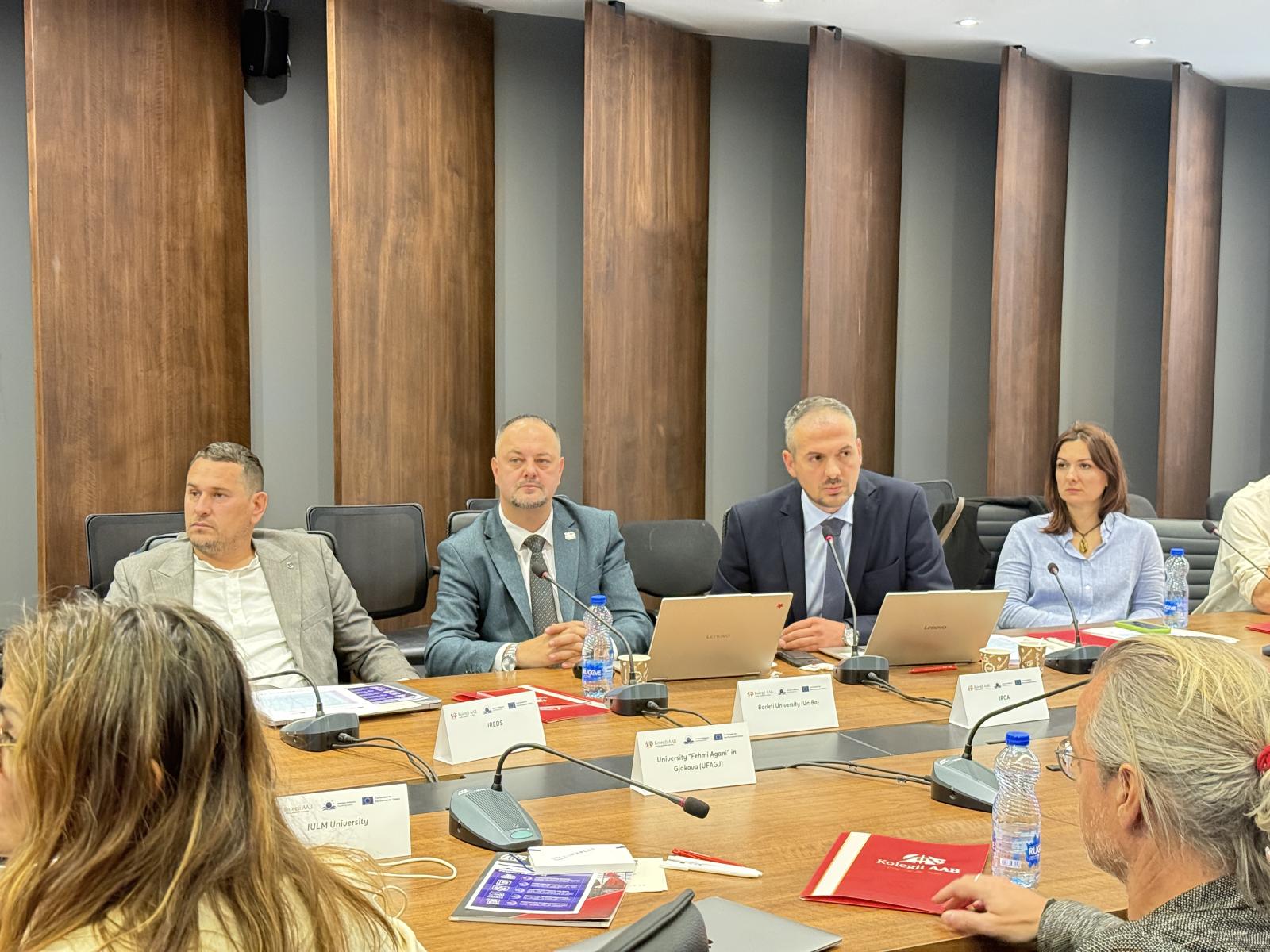 Universiteti “Fehmi Agani” në Gjakovë prezanton arritjet dhe kontributin e tij në projektin ndërkombëtar WB-Edu4Migration