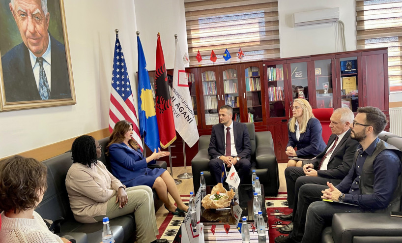 Minister Nagavci accompanied by the Peace Corps Director visited the University  "Fehmi Agani" in Gjakova