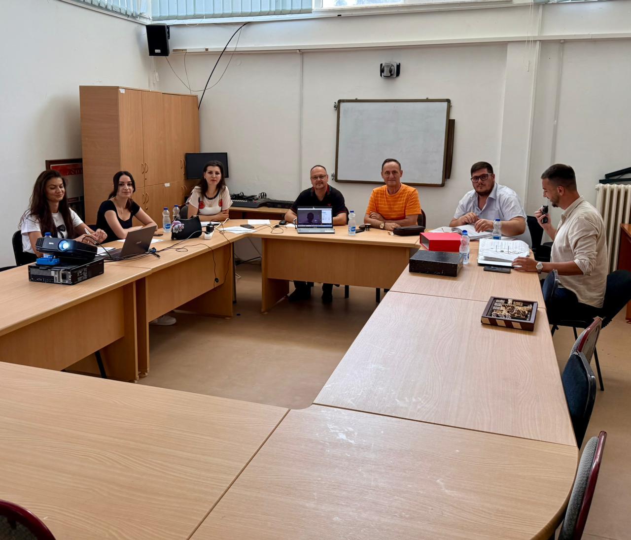 Fakulteti i Shkencave Sociale mban takim pune rreth vlerësimit të përmbushjes së rekomandimeve nga AKA